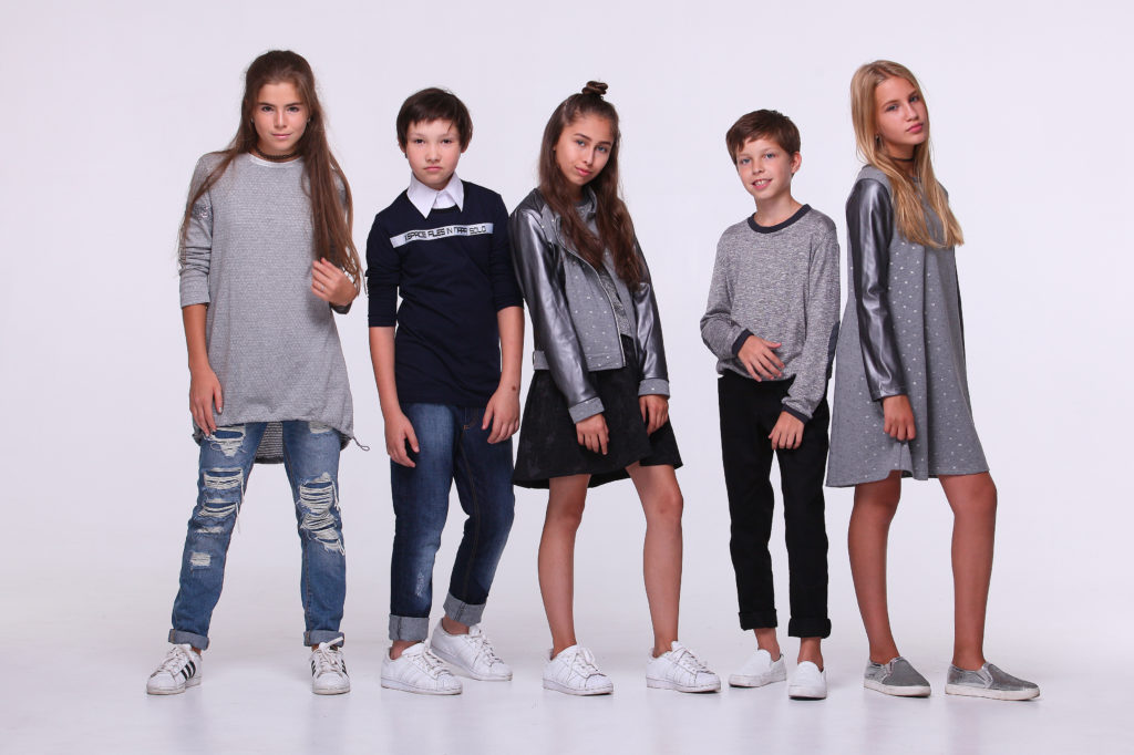 Критерии выбора одежды для мальчика подросткового возраста, возможные стили и фасоны