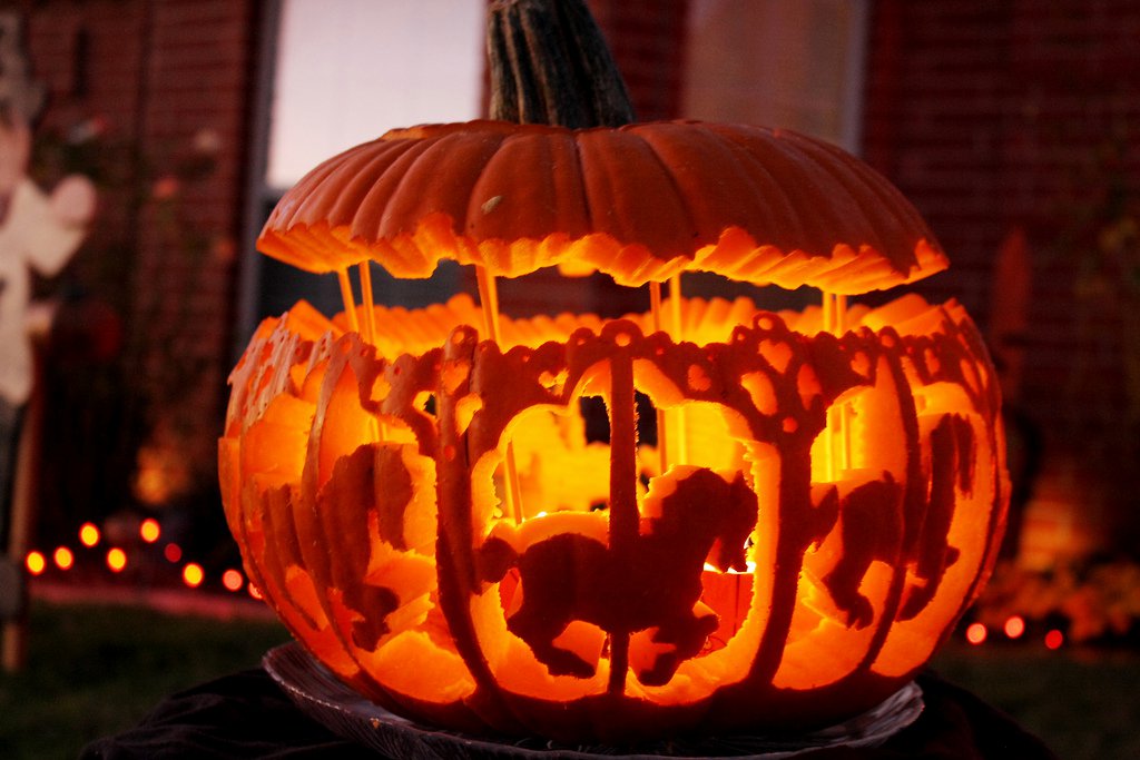 Поделки из тыквы на хэллоуин: фонарь джека, сова, карета, человечек