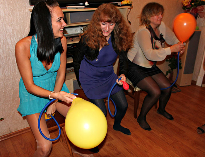 Игры с воздушными шарами Веселые игры и конкурсы с шариками для будней и праздников Конкурсы и игры с воздушными шарами для детей и взрослых