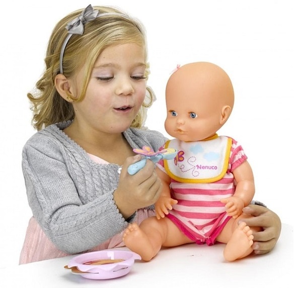 Как играют в куклы, в семью: куклы для девочек дошкольного, школьного возраста. во что можно играть с куклами: игра в кормление кукол, одежда для кукол, укладывание кукол в кроватки