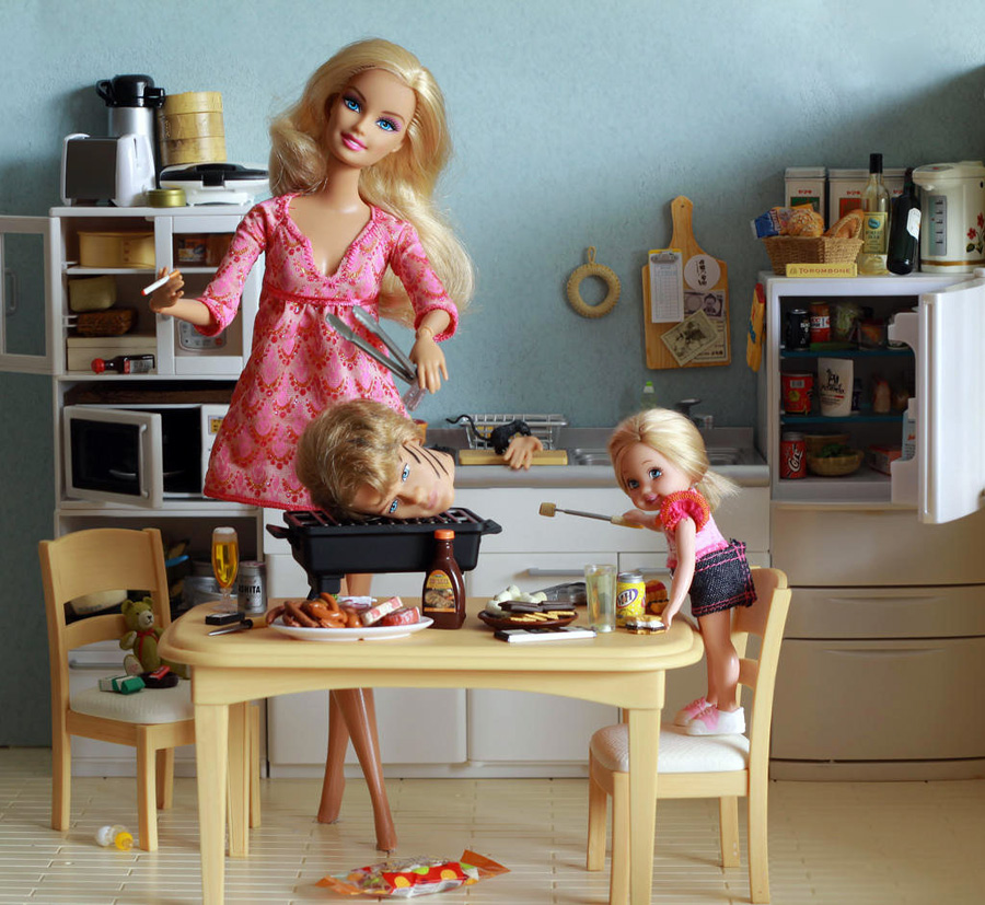 А ваш ребенок играет в куклы? когда начинать играть и зачем?