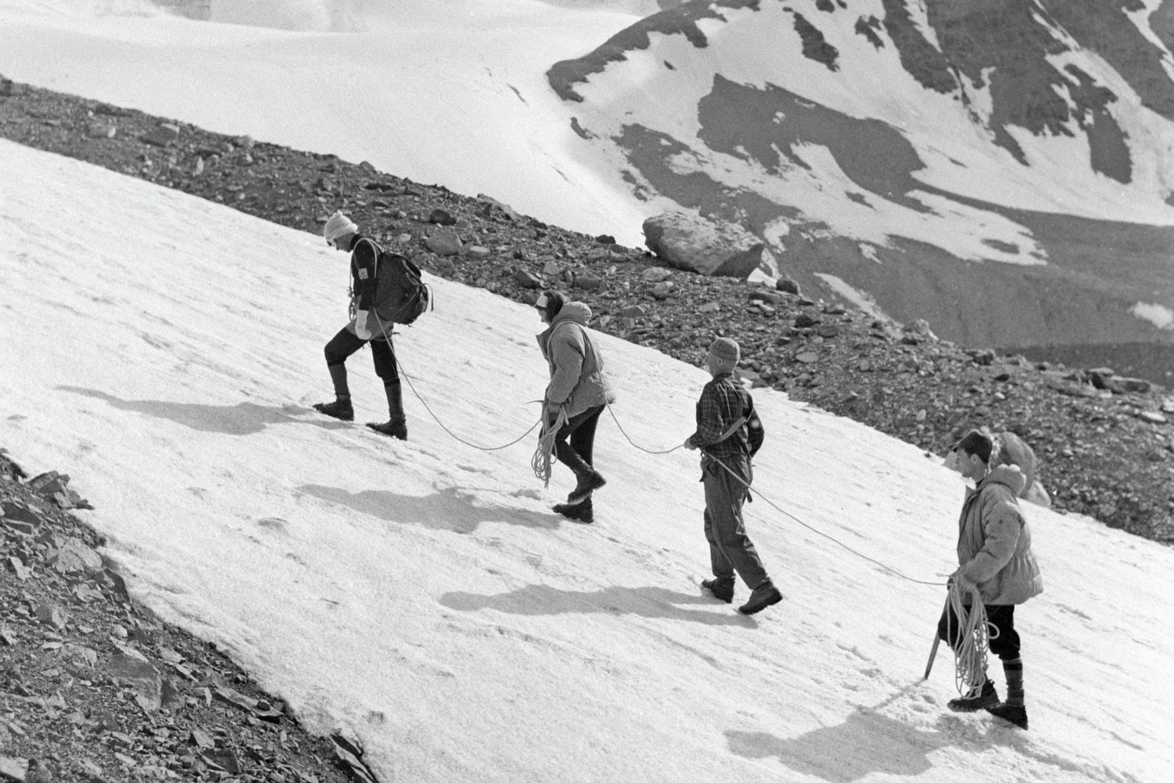 Эльвира шатаева и ее подруги. трагическая история женщин-альпинисток на пике ленина