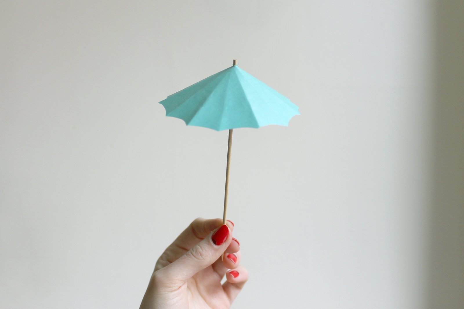 Мастер класс зонтик. Зонтик из бумаги. Поделка зонтик. Зонтик поделка для детей. Зонтик из картона.