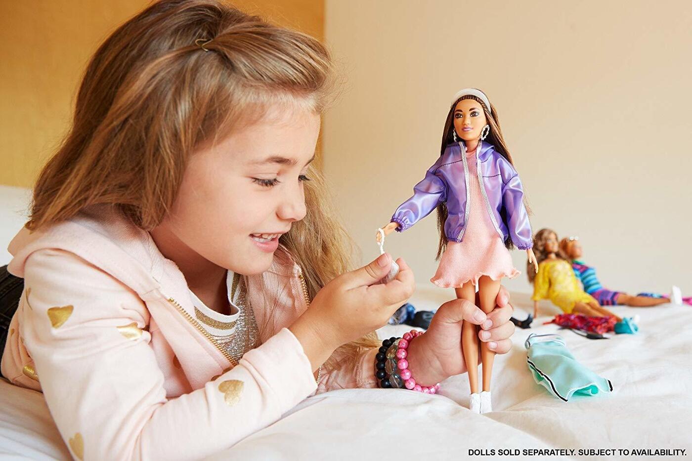Как игра в куклы влияет на развитие детей