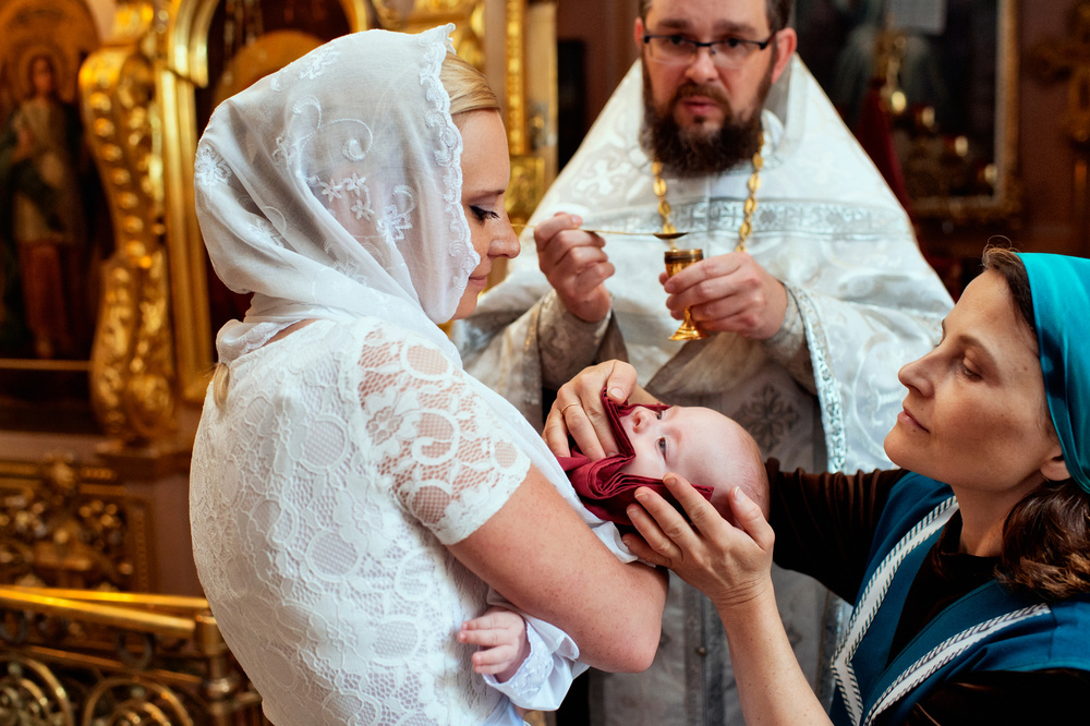 Во сколько лет лучше крестить ребенка. когда лучше всего крестить малыша? как проходит обряд