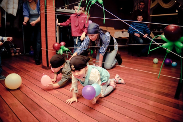 Интересные конкурсы с шариками. конкурсы и эстафеты с воздушными шарами (для детей дошкольного возраста)